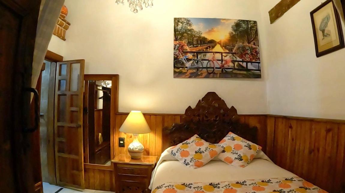 Hotel Casa Baez Пацкуаро Экстерьер фото
