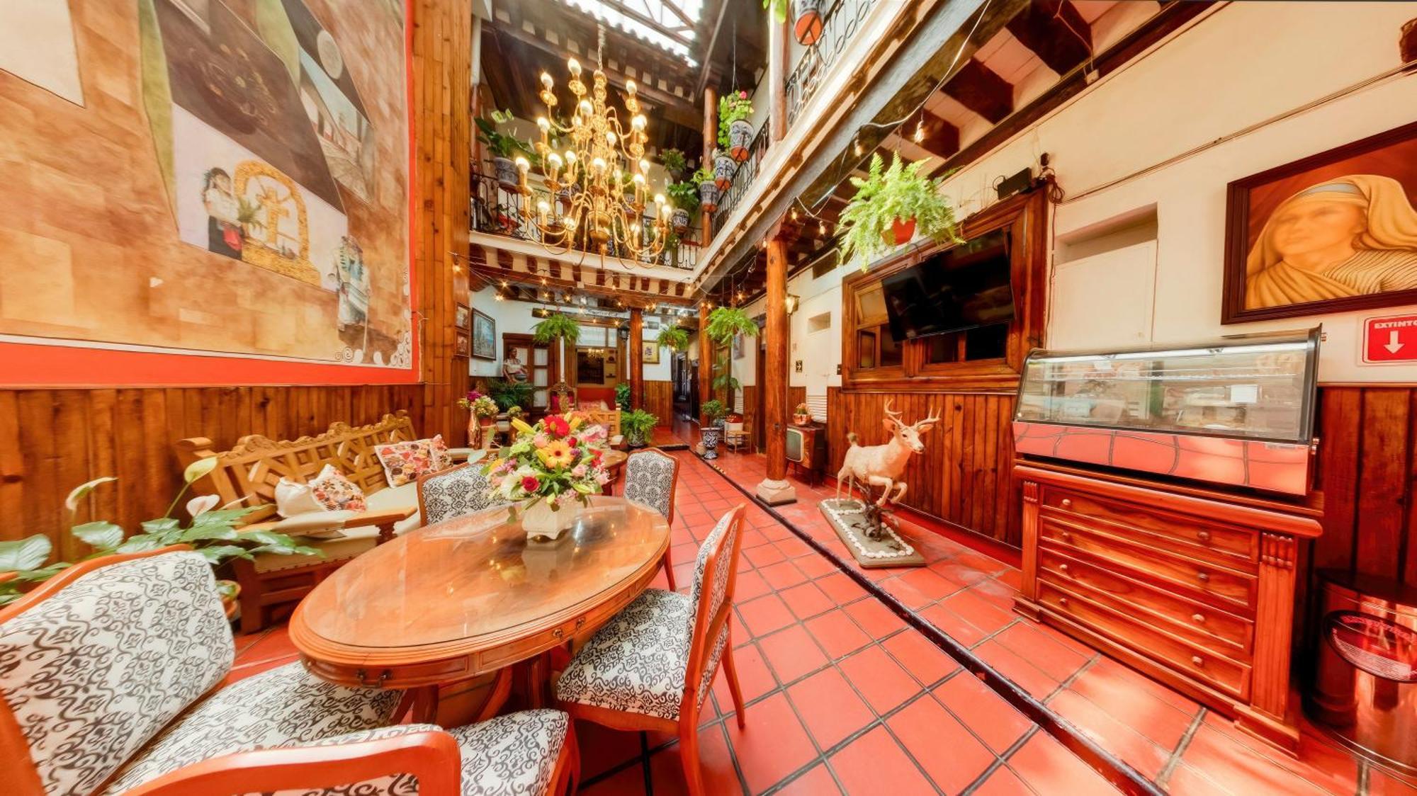 Hotel Casa Baez Пацкуаро Экстерьер фото